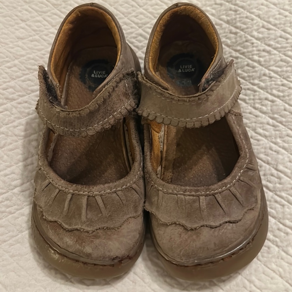 Livie & Luca Mary Janes brown tan leather shoes size 10
